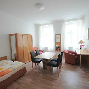 Ferienwohnung Schloessel 10 Appartamento Vienna